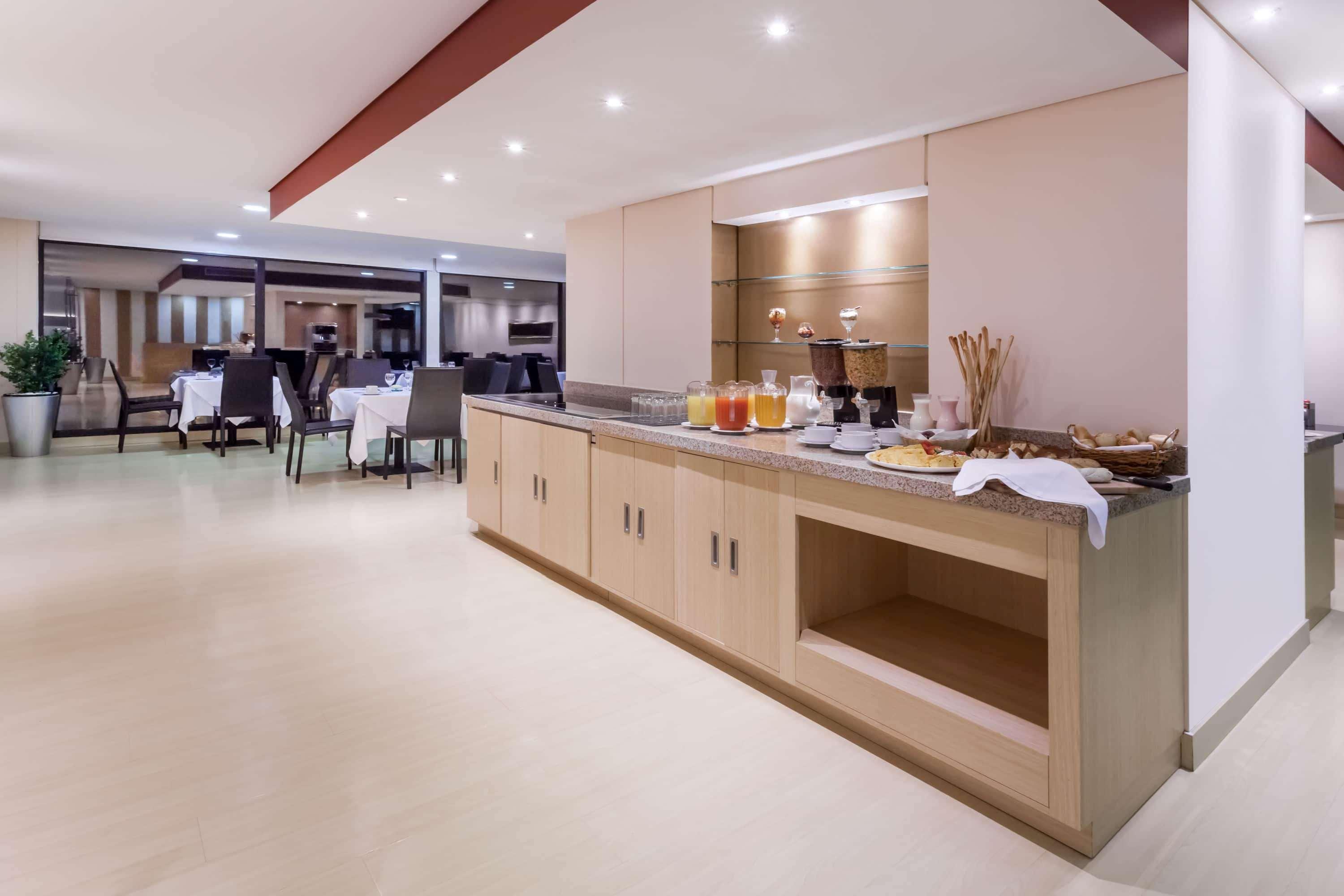 Готель Wyndham Богота Екстер'єр фото The lounge at the airport