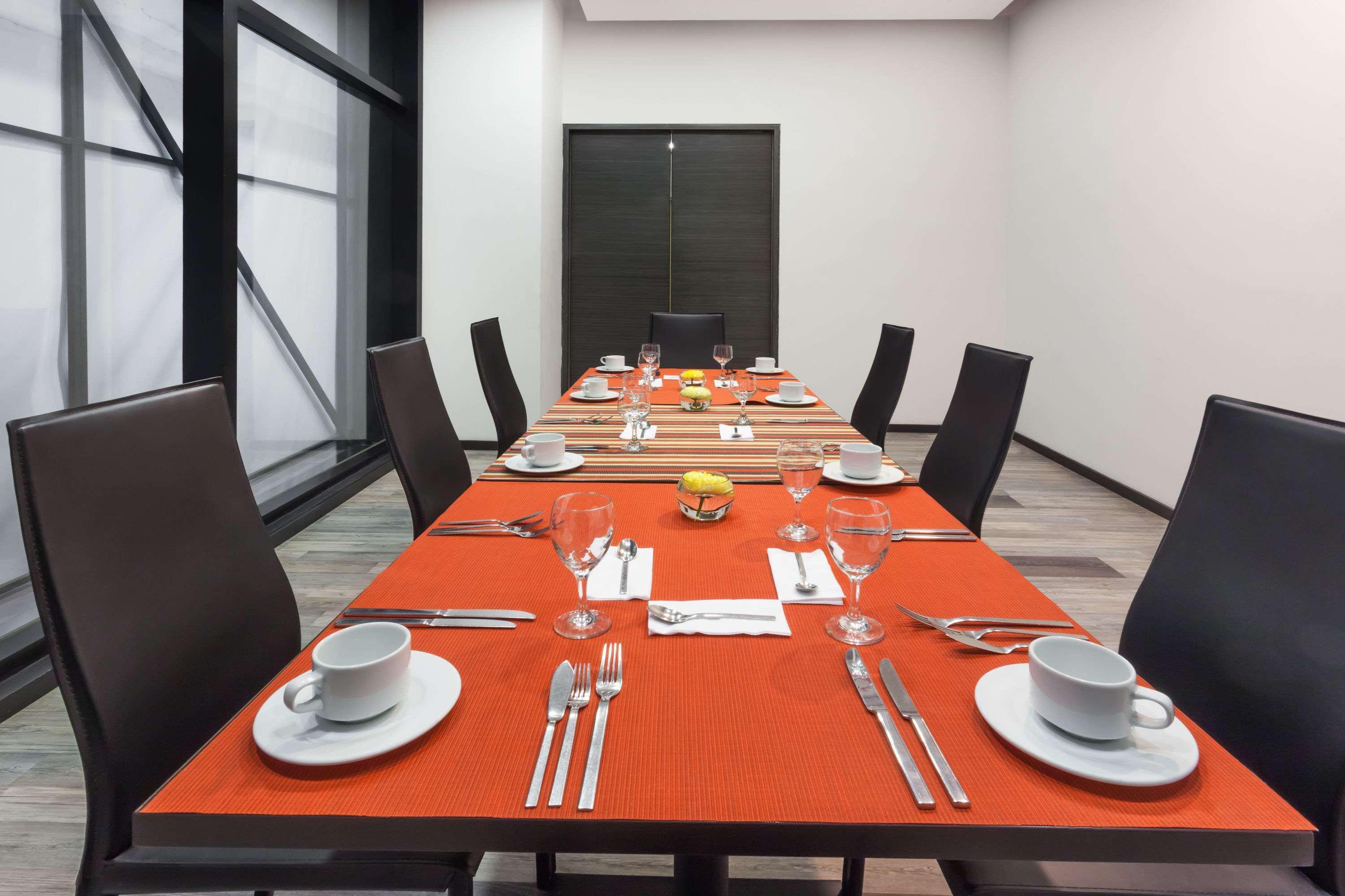 Готель Wyndham Богота Екстер'єр фото A table set for a meal