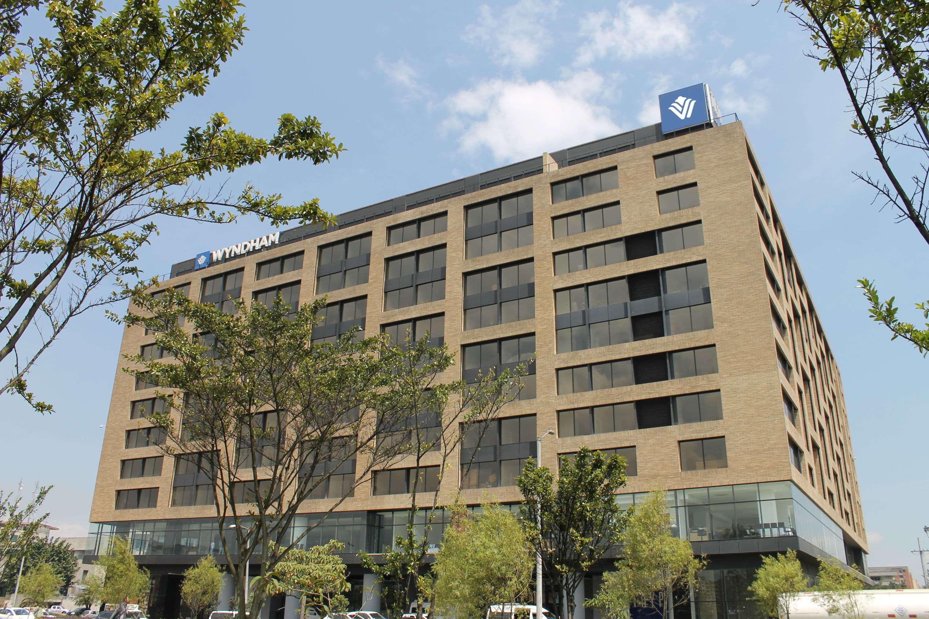 Готель Wyndham Богота Екстер'єр фото Hanwha Life Insurance