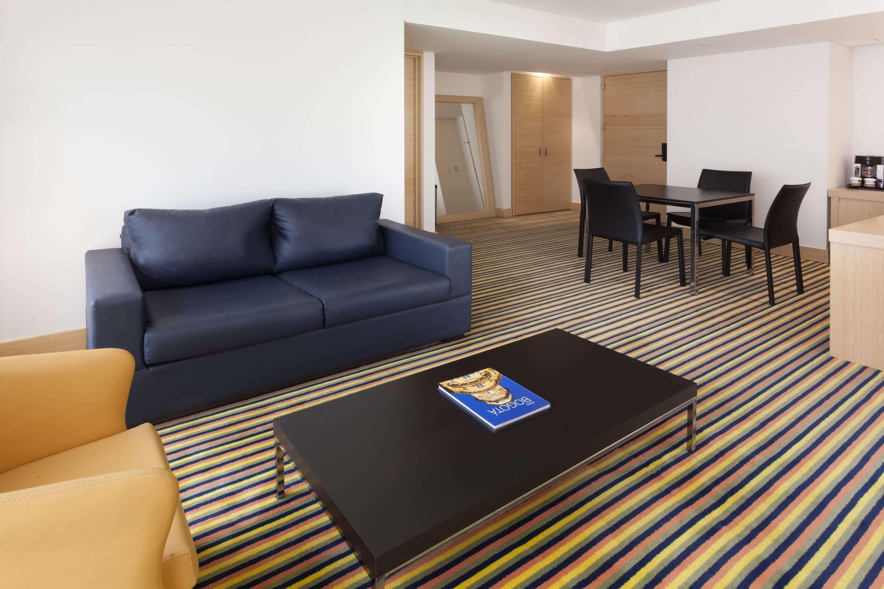 Готель Wyndham Богота Екстер'єр фото A suite at the hotel