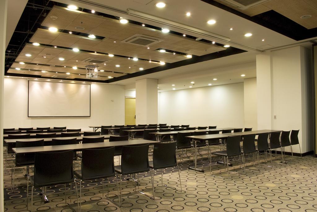 Готель Wyndham Богота Екстер'єр фото A typical meeting room