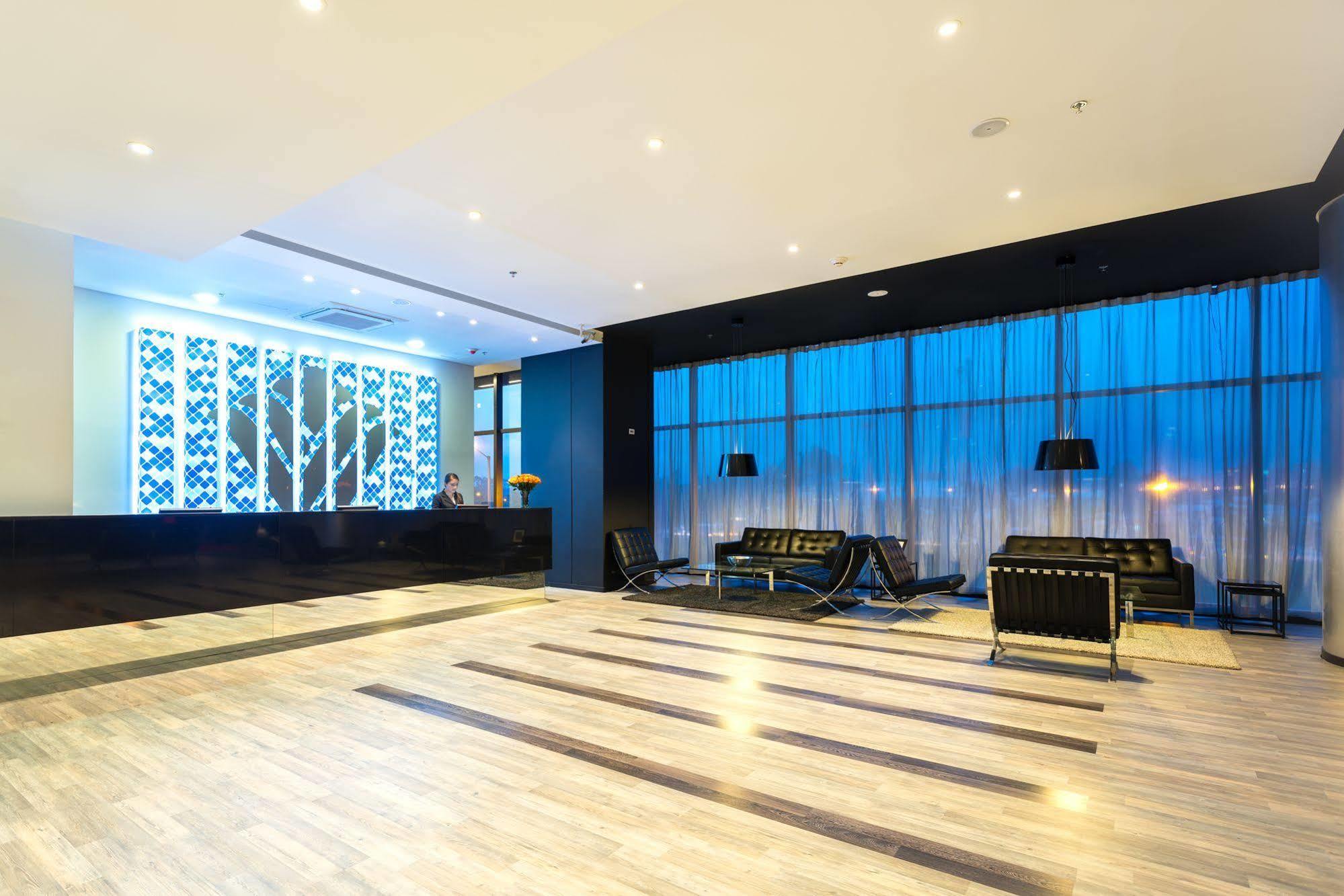 Готель Wyndham Богота Екстер'єр фото Lobby